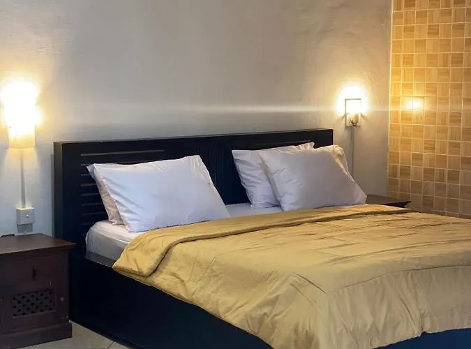 Pensión 882 Petitenget 3*